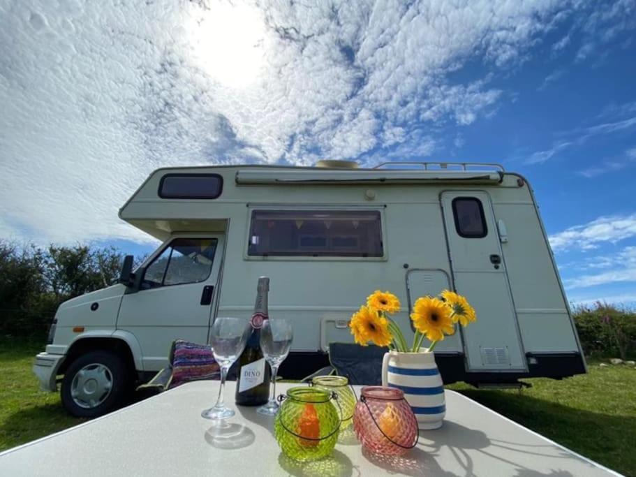 Lily Cosy Campervan With Sea Views & Amazing Sunrises St Ives Eksteriør billede